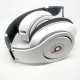 Monster Beats Studio High-Definition sobre Oreja